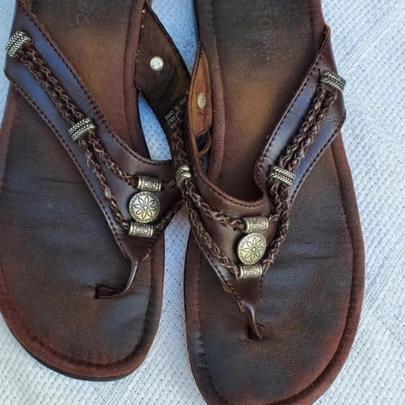 Minnetonka flip flops‎ 10 - Picture 4 of 8